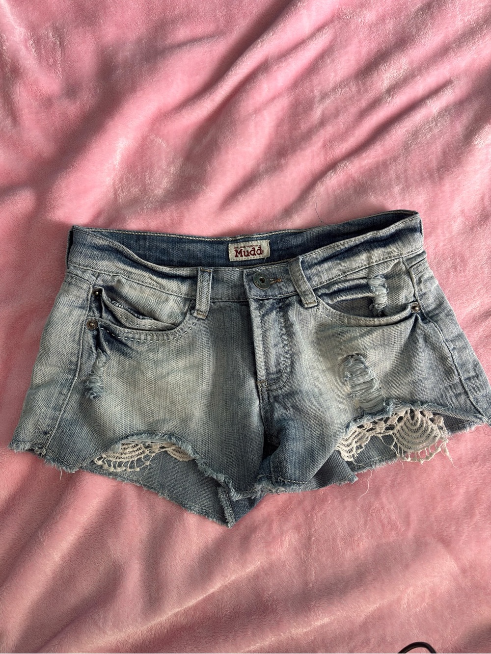Mudd Distressed Light Acid Wash Micro Jean Shorts with Lace Pocket Detail Size 5